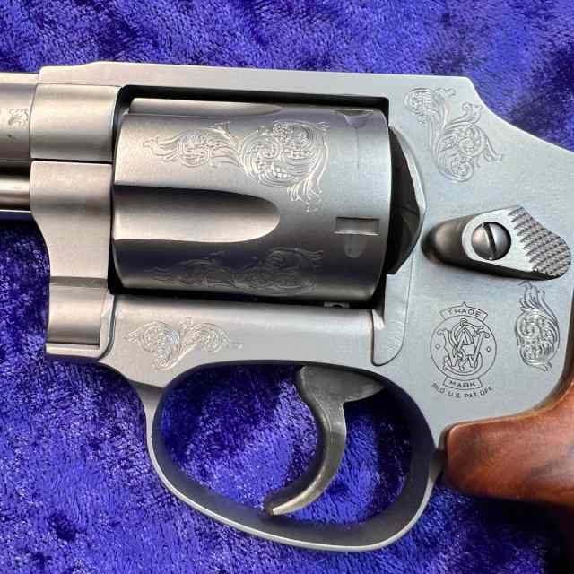 Smith &amp; Wesson Model 640 357 2.125 barrel Engraved