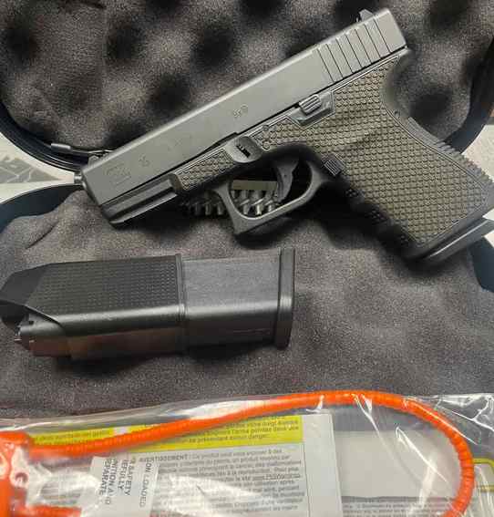 GLOCK 19 GEN 3 CHAINMAIL 9MM ALMOST NEW