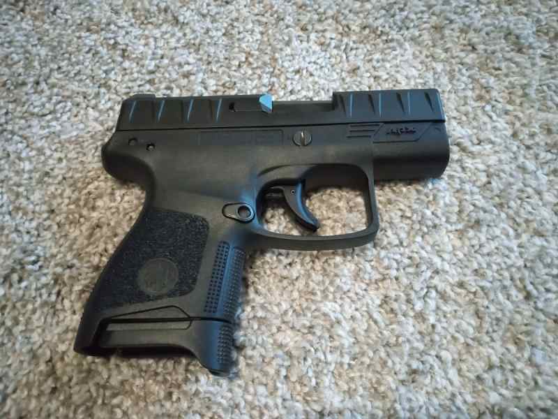 Beretta APX A0 Carry 9mm pistol