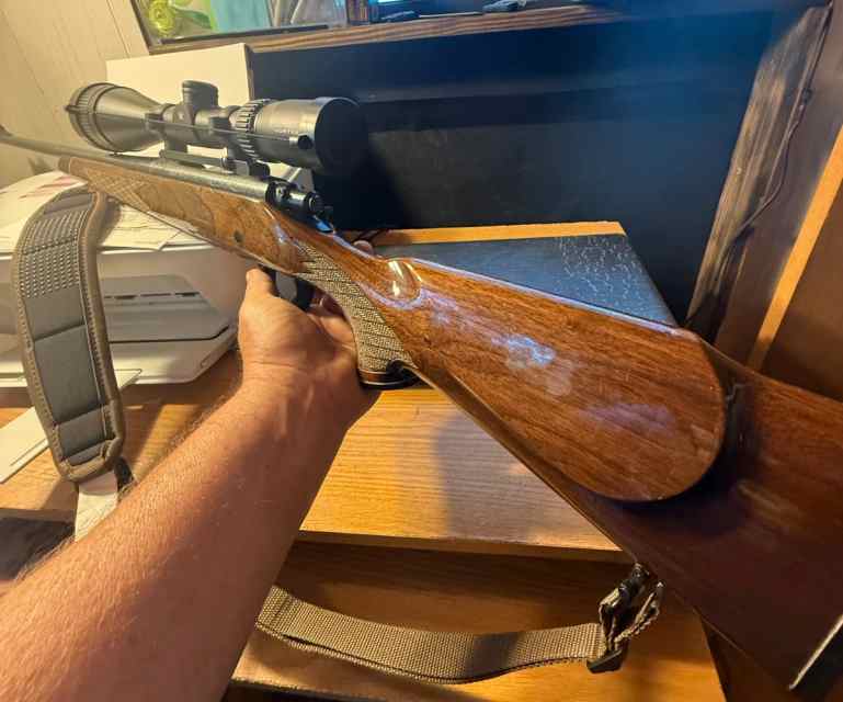 REM. Model 700 Custom Deluxe and Engraved 25-06