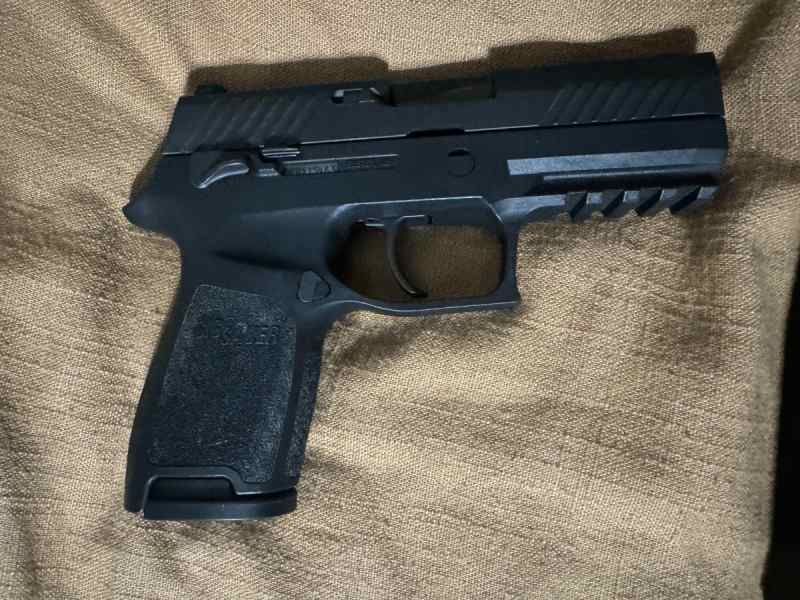 Sig Sauer P320 Compact 9mm with Manual Safety