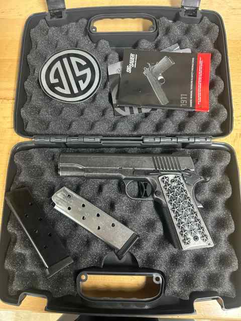 Sig Sauer - &quot;We The People&quot;