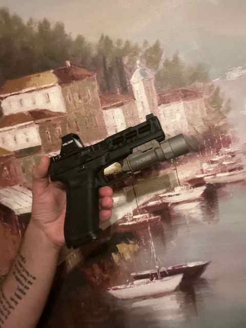 WTB: Glock 17.5 slide- acro,rmr or mos ready