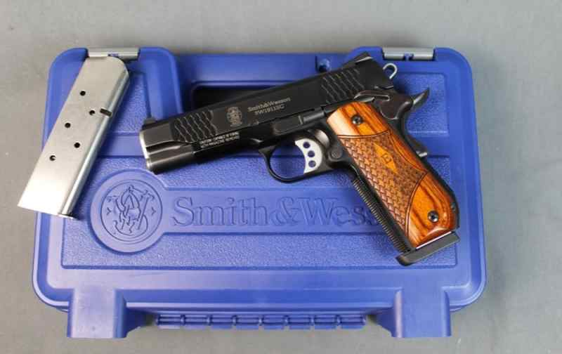 Smith and Wesson 1911 SC scandium frame bobtail