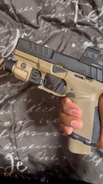 Springfield echelon 4.0c two tone
