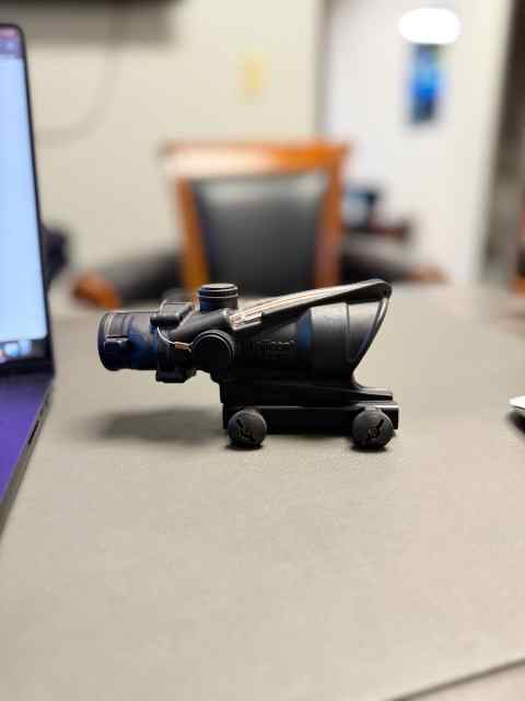 Acog 4x32 red dot excellent shape 