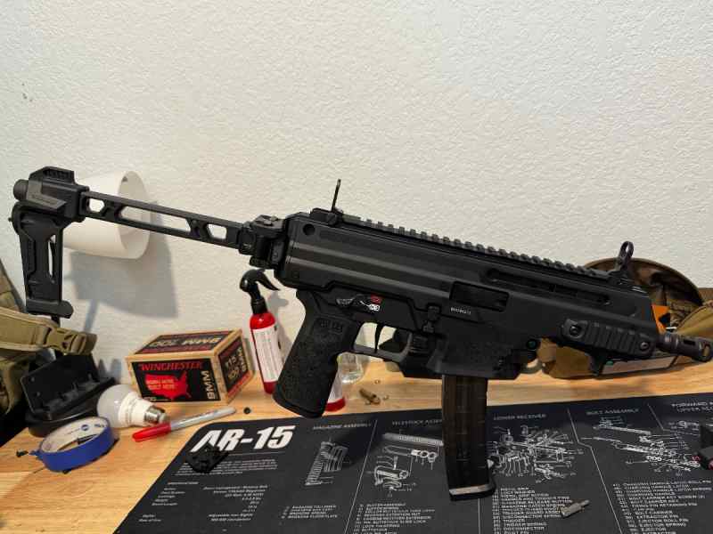 Like new Springfield Kuna