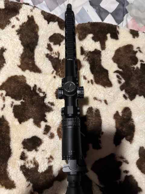 Radical firearms AR 15 with 1-6x24 illuminated sco
