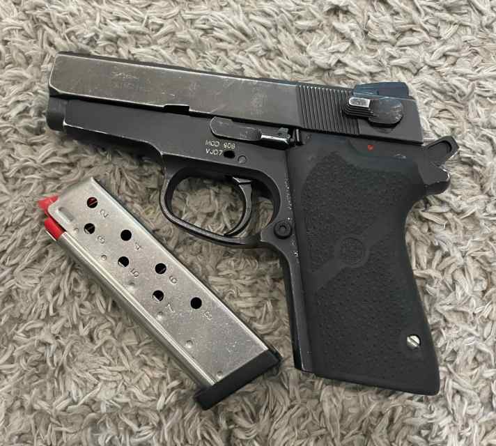 Smith &amp; Wesson 908 9mm