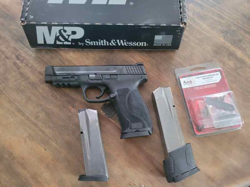 S&amp;W M&amp;P 2.0 .45