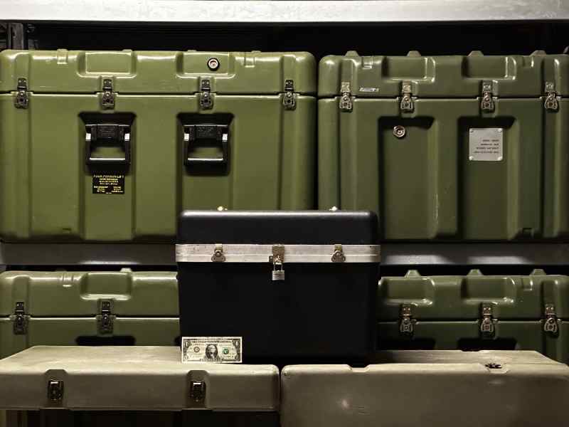 MILITARY SKYDYNE MULTI GUN CASE