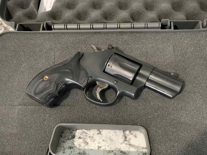 Smith &amp; Wesson Model 19 Carry Comp - 357 mag
