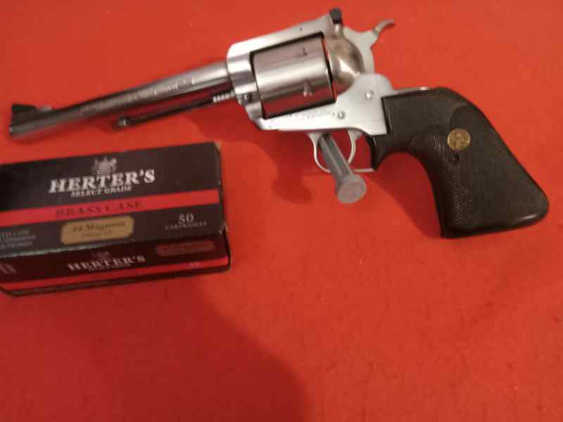 Ruger New Model Stainless44 Magnum Blackhawk