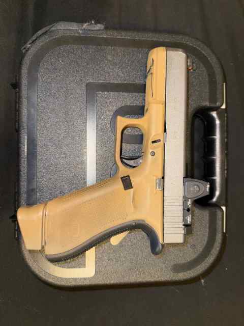 Glock 17 Gen 5 with Trijicon RMR Red Dot 