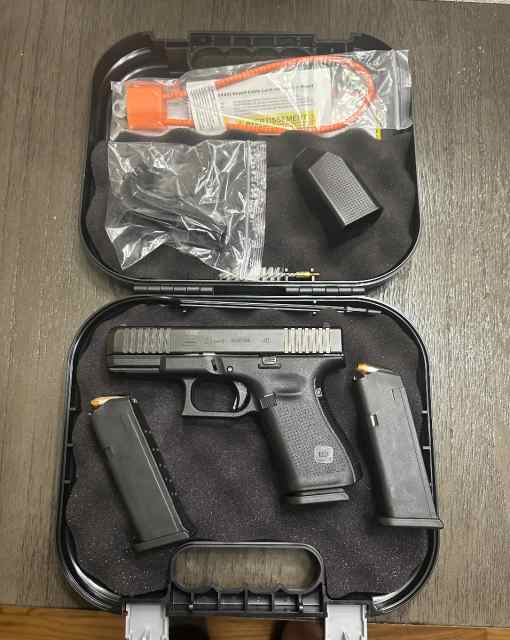 NEW Glock 23 Gen 5 40 S&amp;W