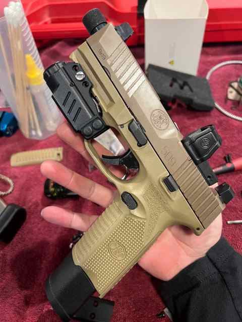 FN 509 Tactical w/Sig Rds &amp; light/laser combo