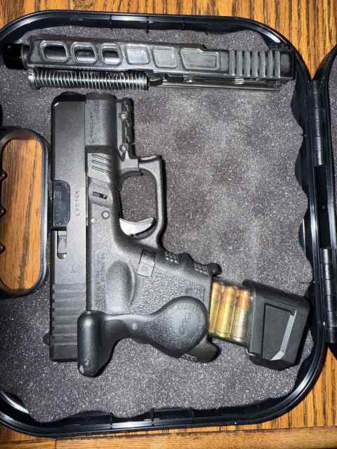 NEW CONDITION G26 W/EXTRAS &amp; GEN 3 SLIDE