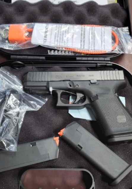 Glock 19 gen 5 9mm Neatly used with 3 mags