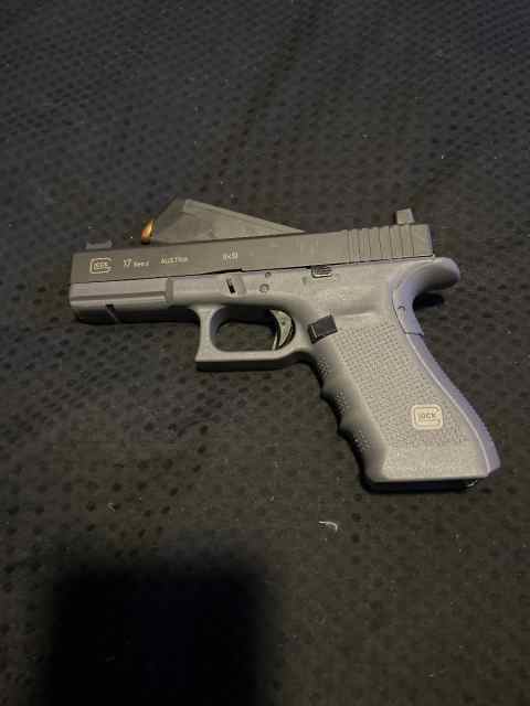 Glock 17 