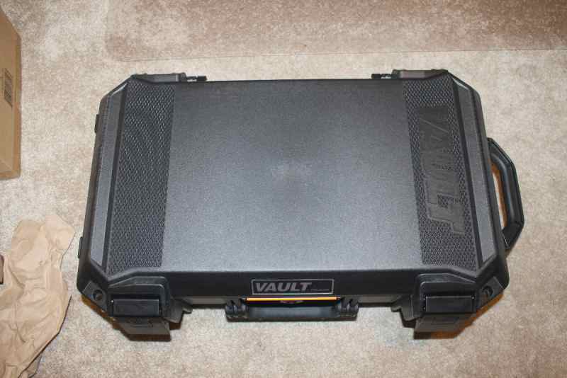 V525PF7 Vault by Pelican 7-Pistol Case