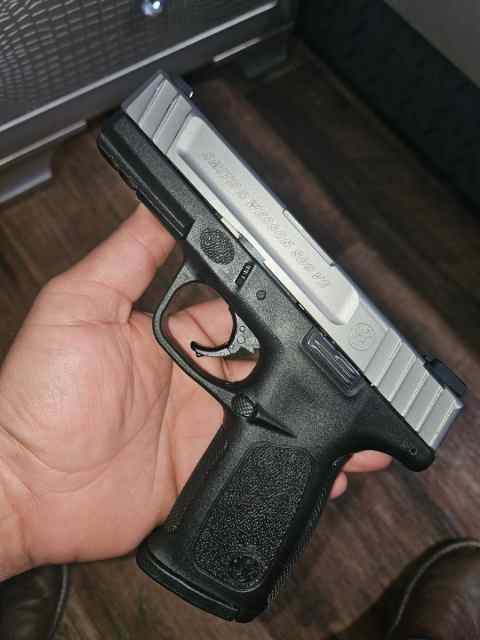 Smith &amp; Wesson  sdve9mm