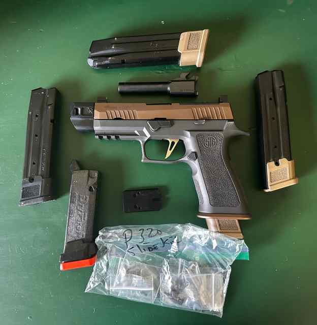 Sig P320 w/Extras