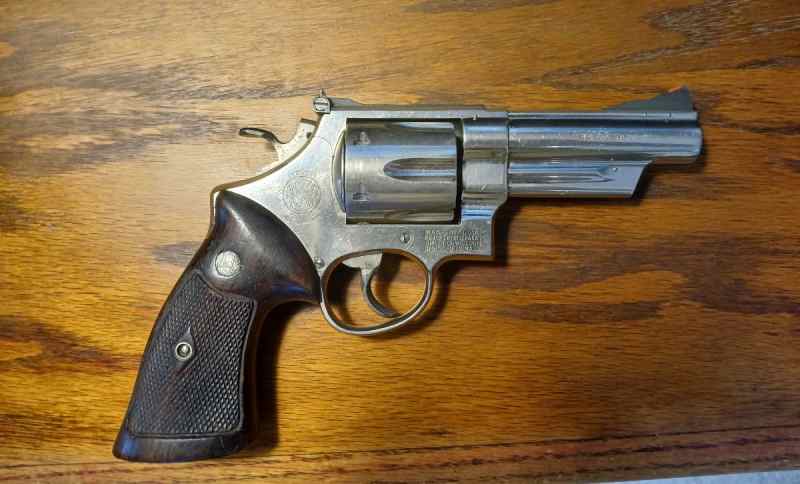 Smith &amp; Wesson Model 29 no dash 4 inch nickel 1959