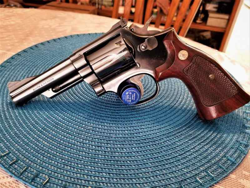 S&amp;W Model 19-4. 357 magnum 