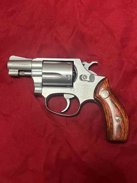 SMITH &amp; WESSON 