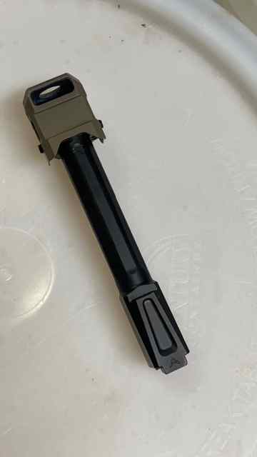 Threaded Barrel &amp; Comp for Glock 19/19x/45
