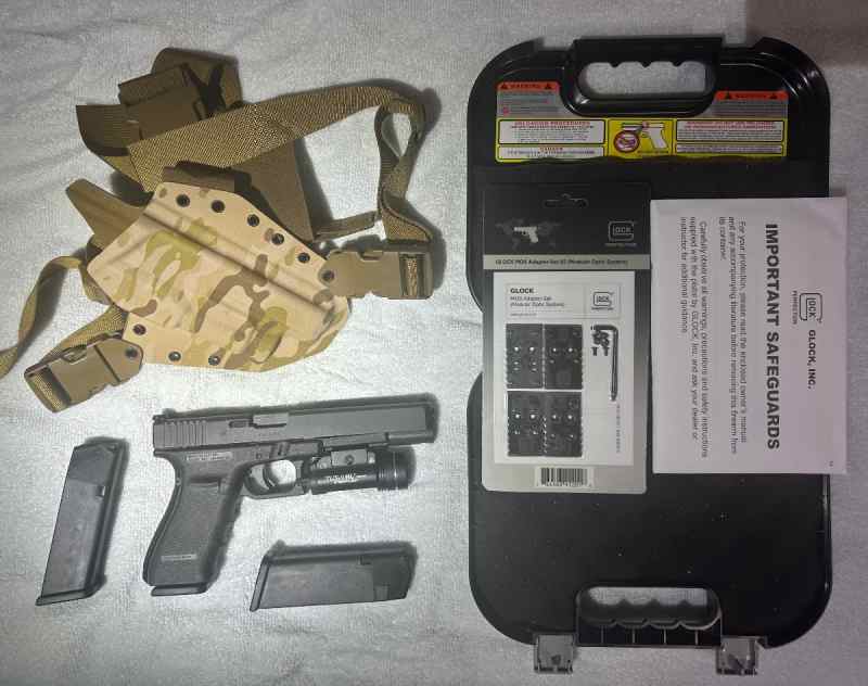 Glock 40 MOS - Streamlight TLR-1 &amp; Kenai Holster