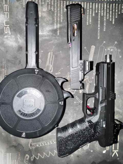 Glock 17 + extras