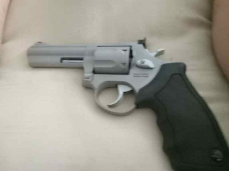 Taurus Model 66 7 shot 357 mag