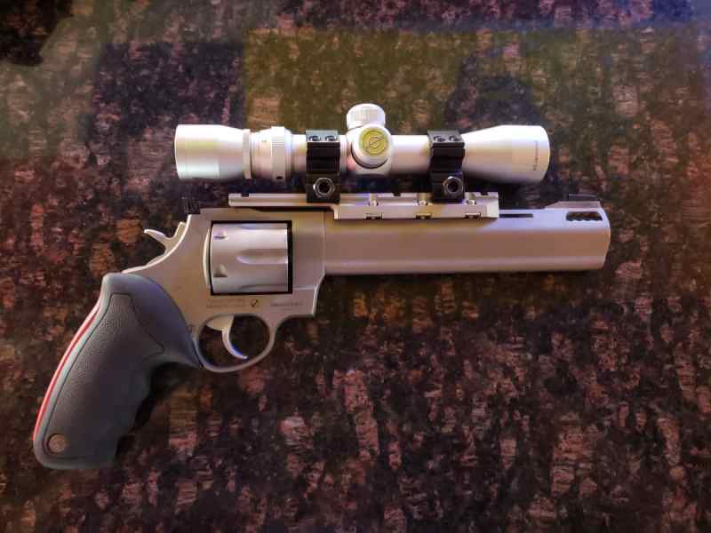 Taurus Raging Bull 44mag 