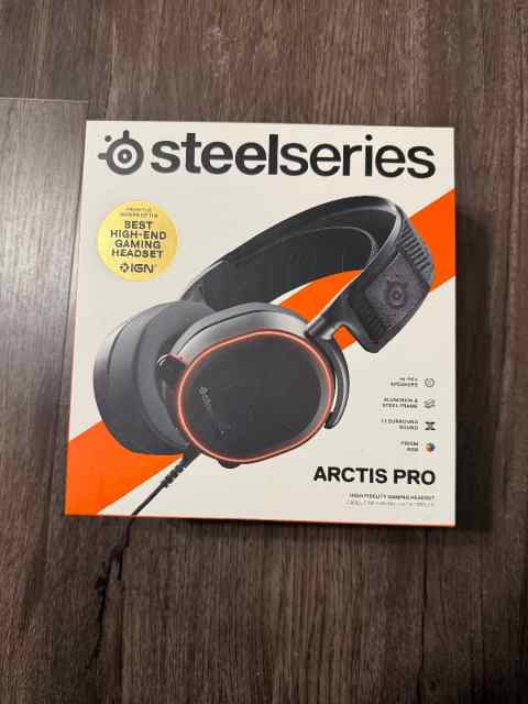 Steelseries Arctis Pro wired Headphones 