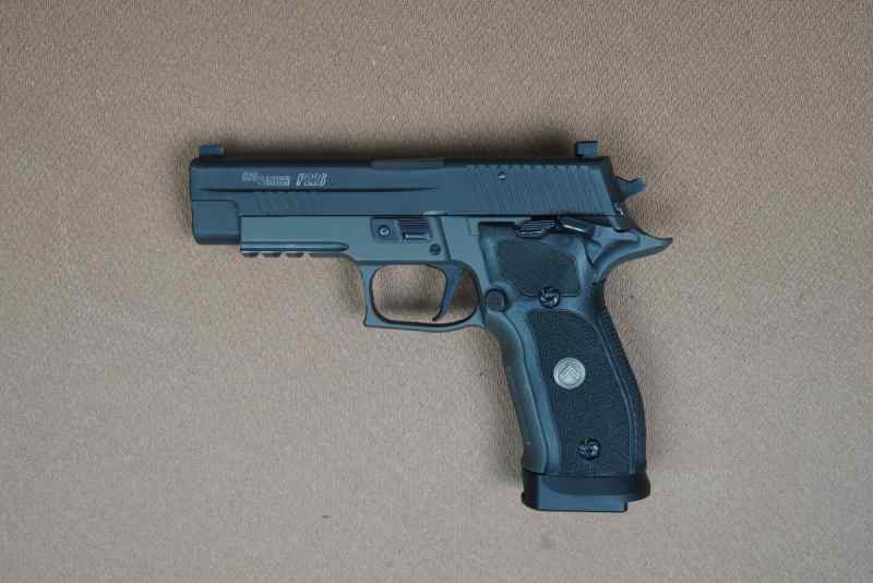 Sig Sauer P226 Legion SAO 9mm