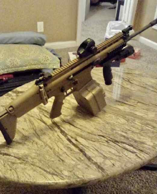 FN SCAR 17S 