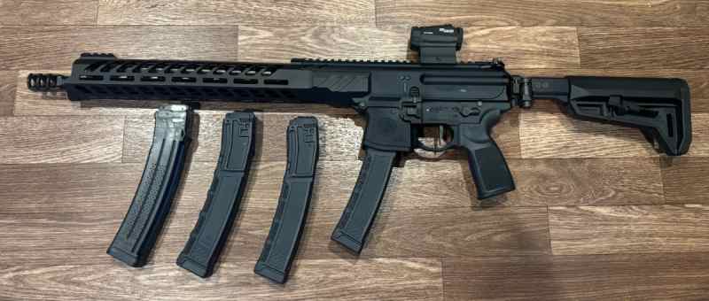 SIG SAUER MPX PCC w/ red dot