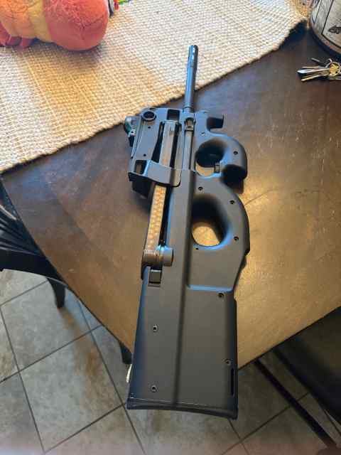 FN P90