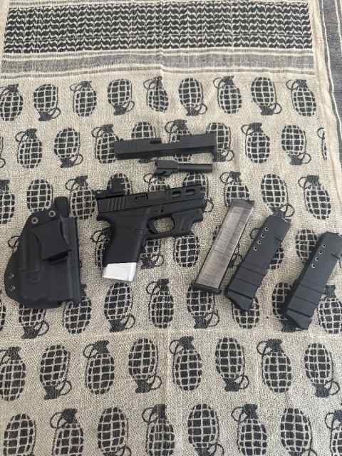 Glock 43 4 mags, holster, CT Laser, Red Dot ETC