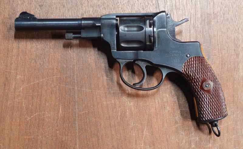 Early 1928 CCCP marked Nagant Revolver 7.62x38R 