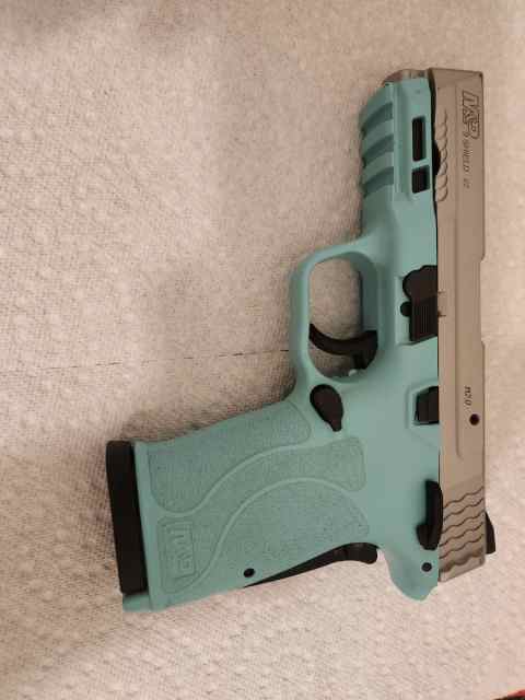 Smith and Wesson M&amp;P9 SHIELD EZ M2.0 Robin&#039;s Egg B