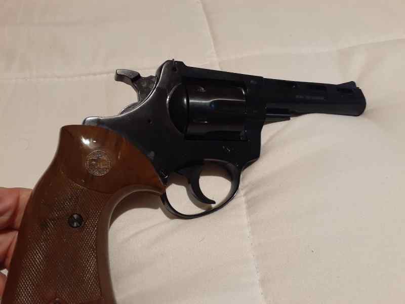 Rohm model 30 4&quot; barrel revolver, nearly mint. DA/